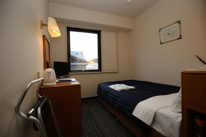 Room 10 of 43