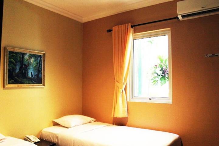 Room 9 of 40