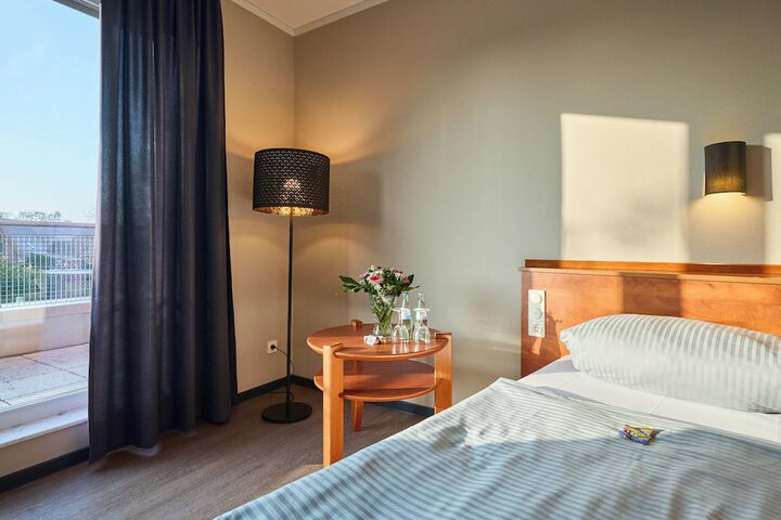Room 5 of 25