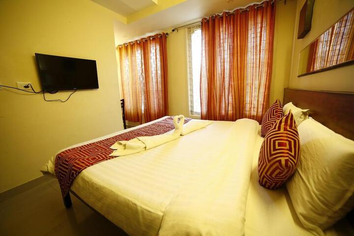 Oyo 1456 Hotel Raj Classic Inn