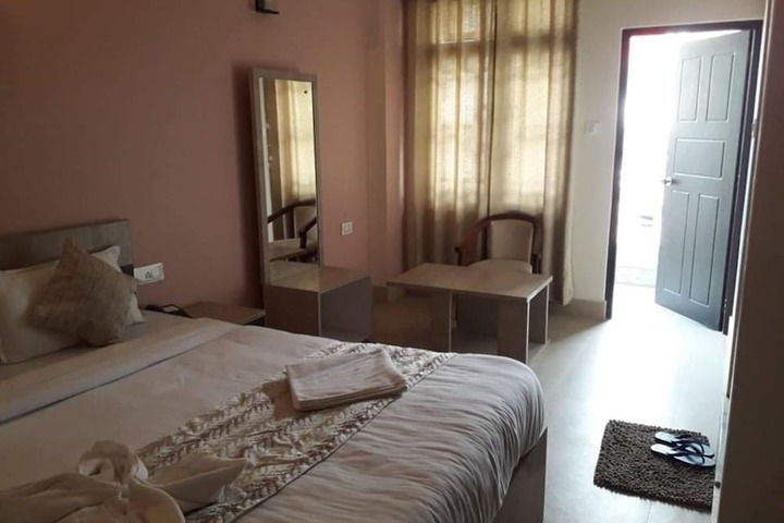 Room 11 of 20