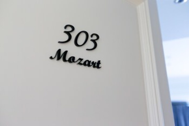 Room 99 of 122