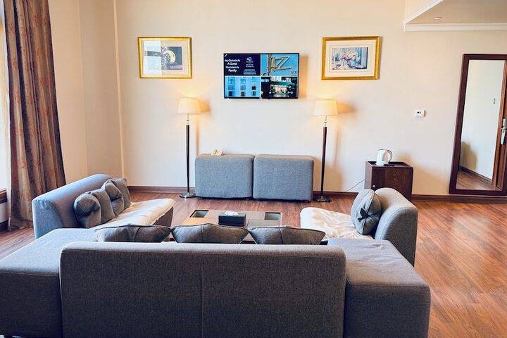 Room 21 of 37