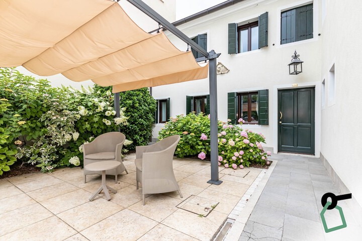Terrace/Patio 24 of 49