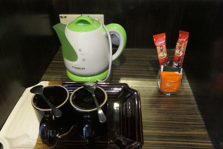Breakfast/Coffee Service 24 of 40