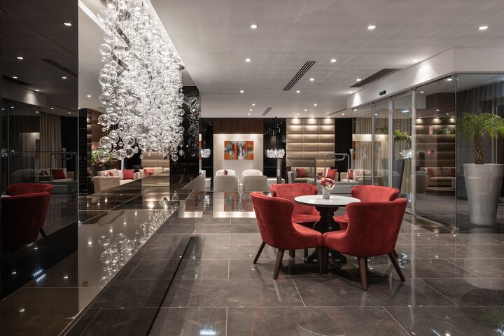 Lounge 60 of 74