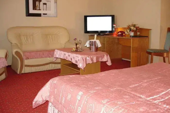 Hotel Trawa