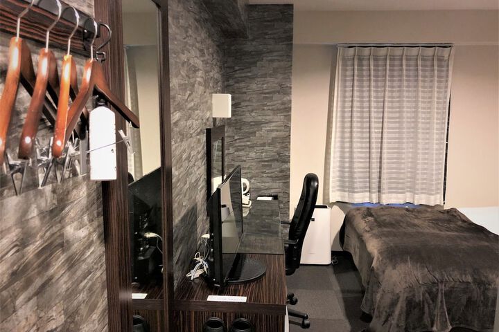 Room 9 of 89