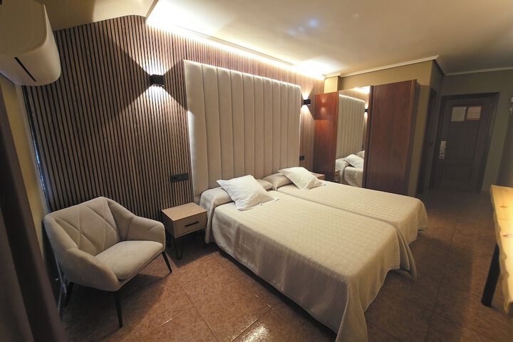 Room 34 of 86