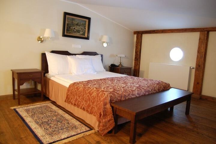 Room 3 of 36