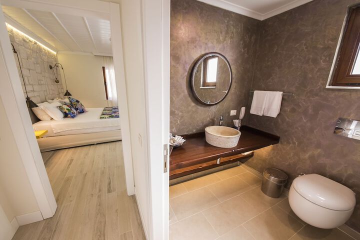 Room 33 of 75