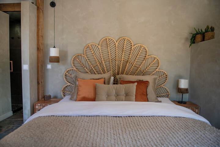 Room 2 of 42