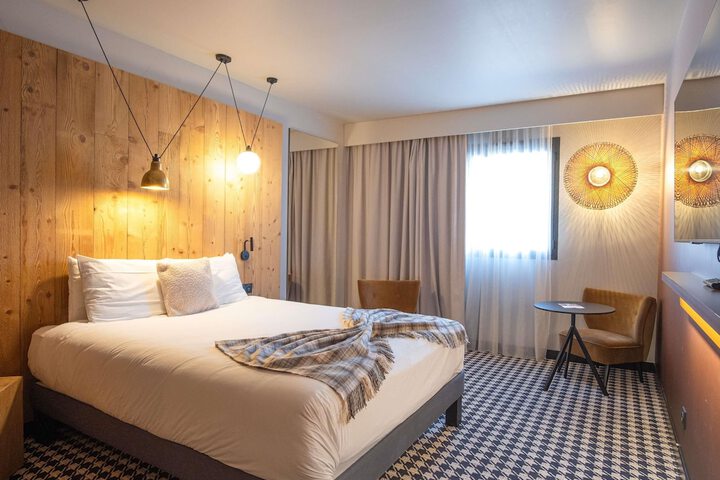 Room 20 of 153