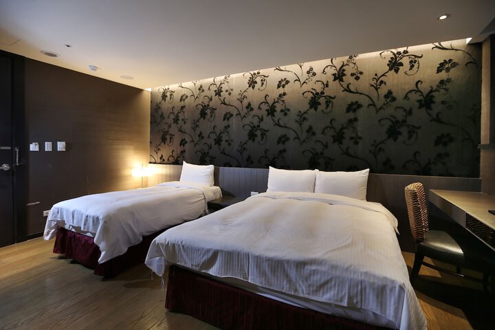 Room 32 of 106