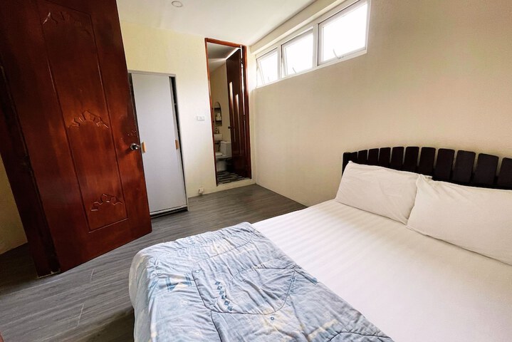 Room 20 of 257