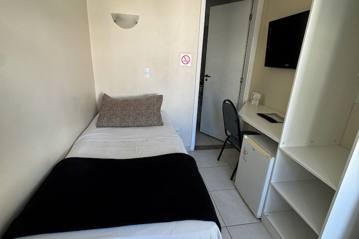 Room 27 of 60