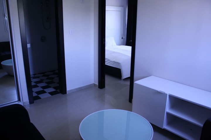 Room 7 of 70