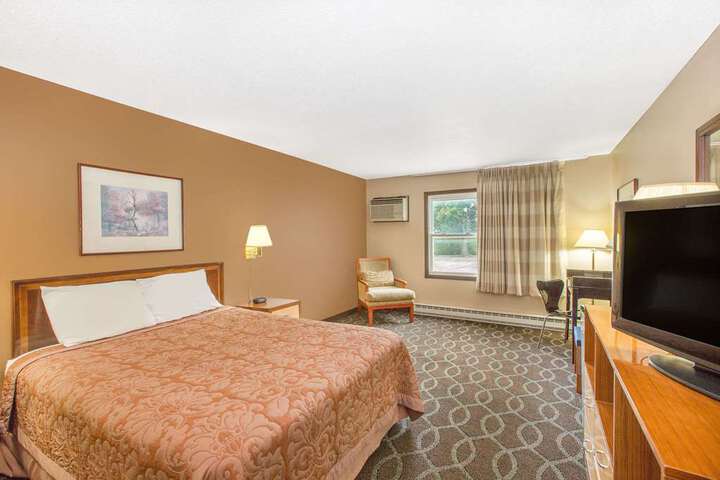 Guest room