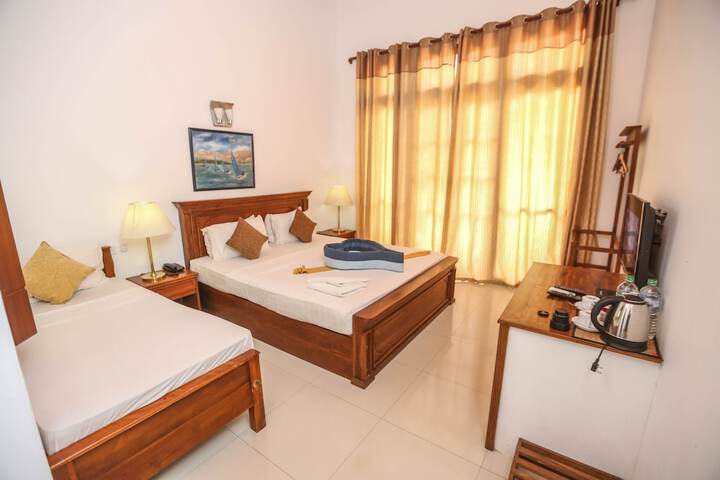 Room 2 of 32