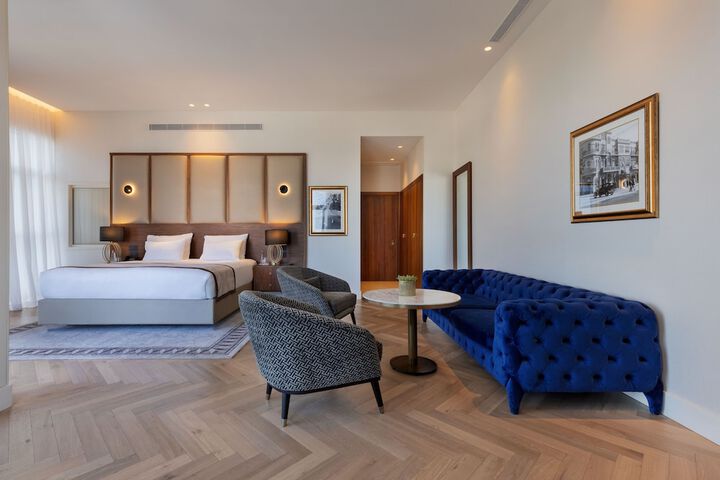 Room 14 of 53