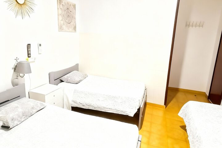 Room 27 of 112