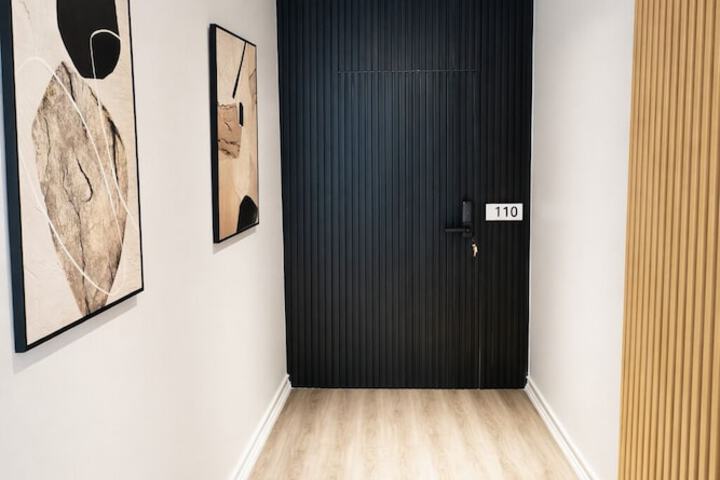 Room 28 of 70