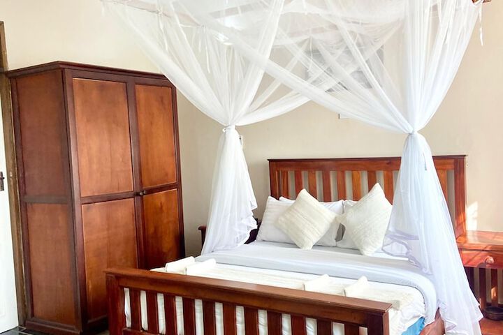 Room 5 of 27