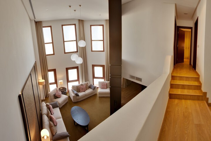 Room 10 of 22