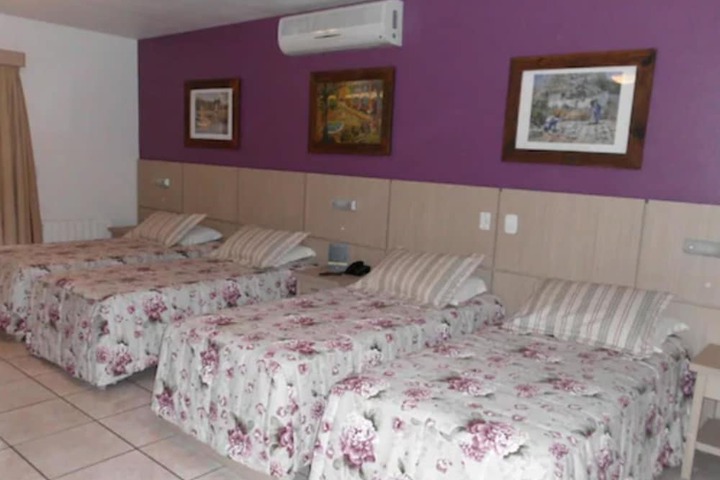 Room 11 of 25