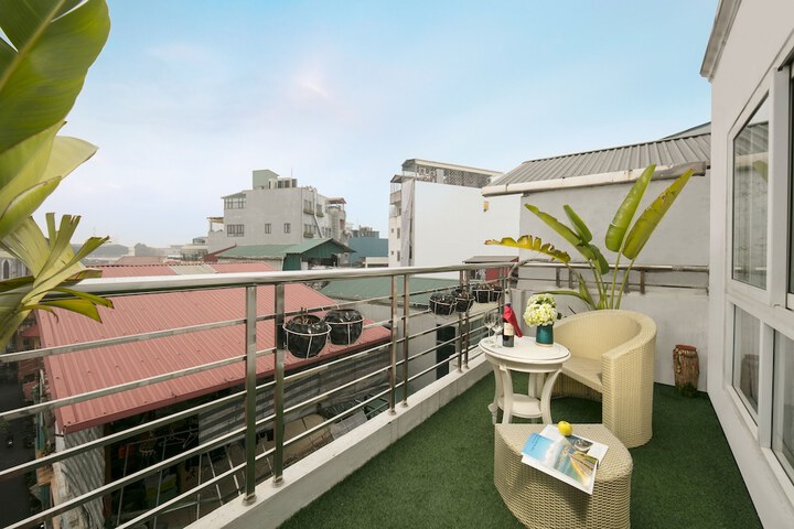 Terrace/Patio 27 of 48