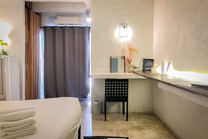 Room 33 of 84