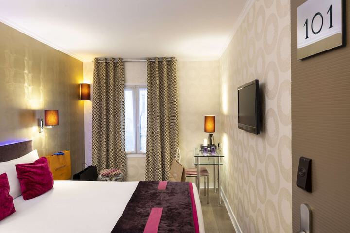 Room 12 of 50