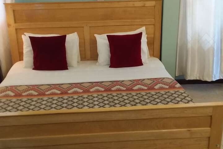 Room 4 of 63