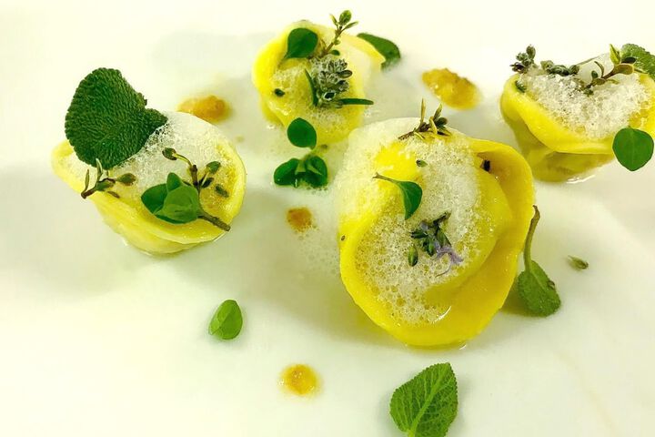 Dining 49 of 75