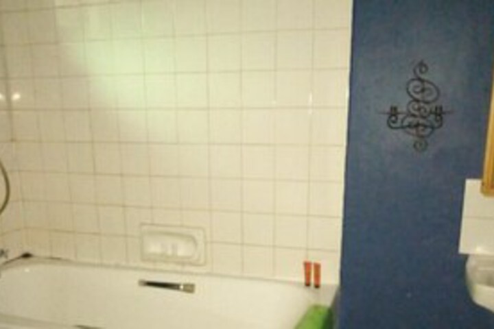 Room 10 of 52