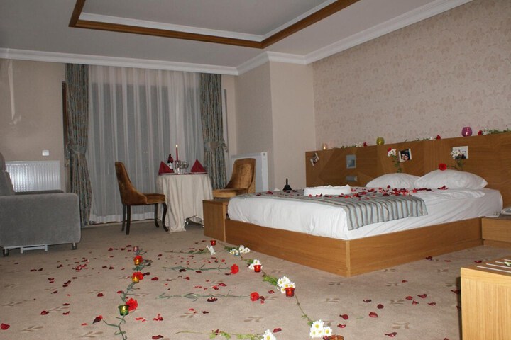 Room 11 of 50