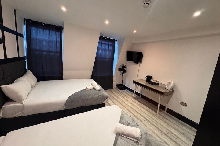 Room 40 of 85