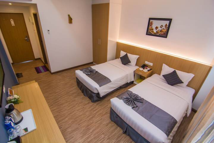 Room 16 of 60