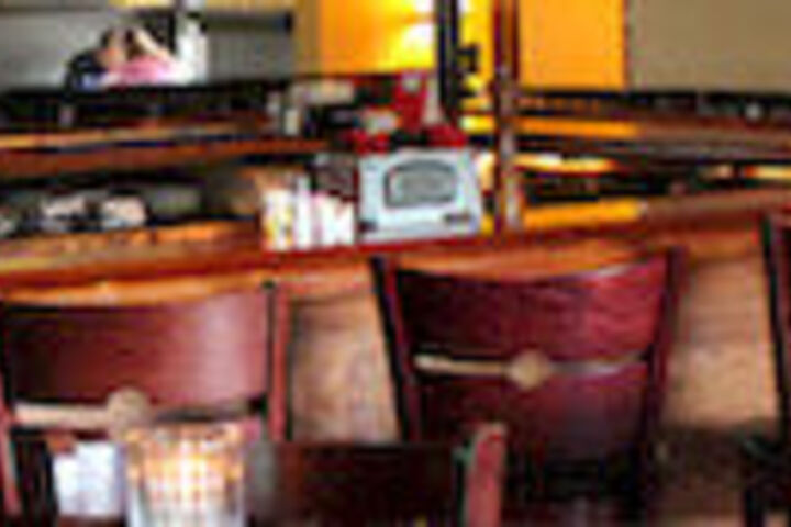 Lounge 5 of 8