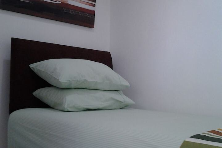 Room 5 of 11