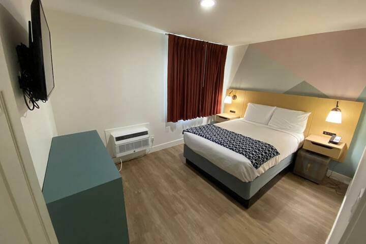 Room 10 of 36
