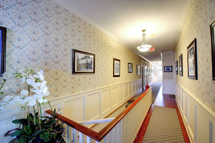Ballroom/Hall 236 of 286