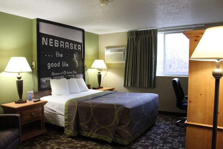 Room 10 of 32