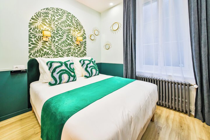 Room 10 of 42