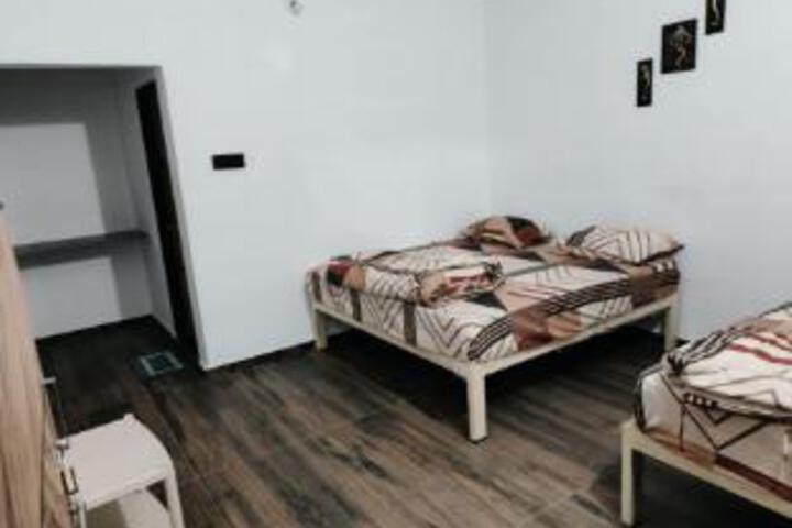 Room 6 of 6