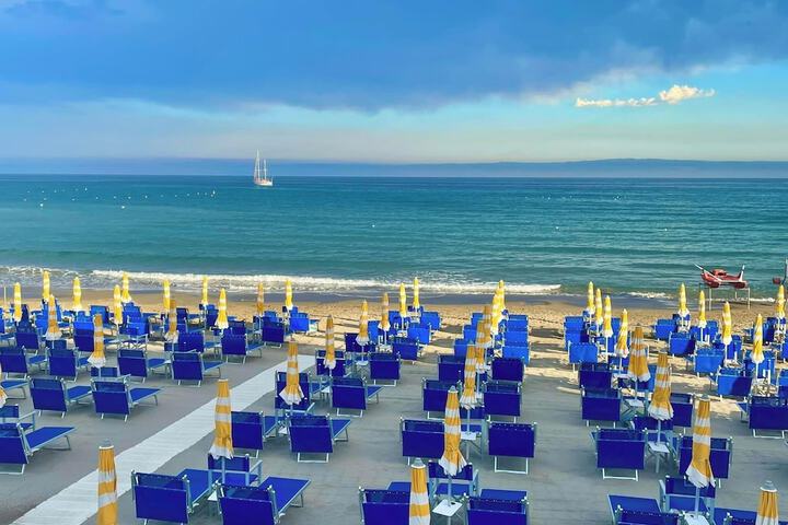Beach 34 of 39