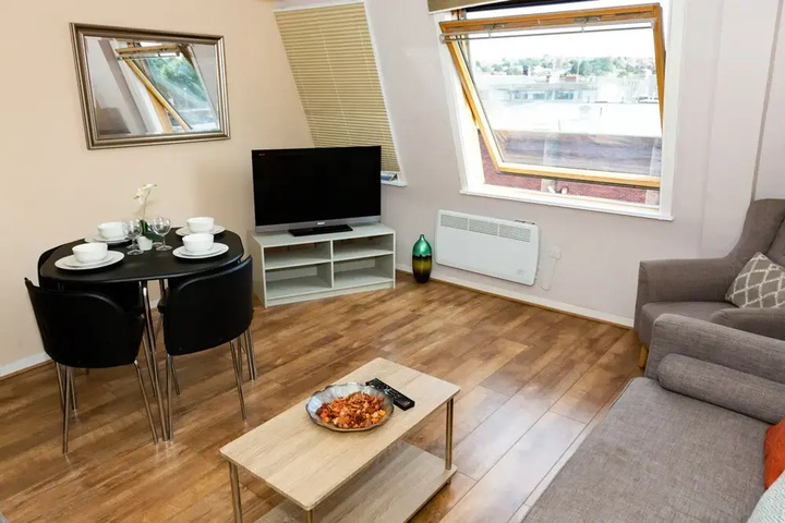 Room 3 of 11