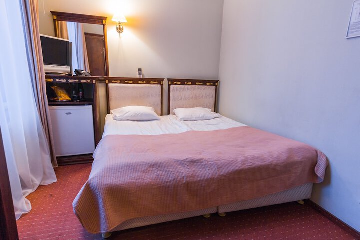 Room 10 of 131