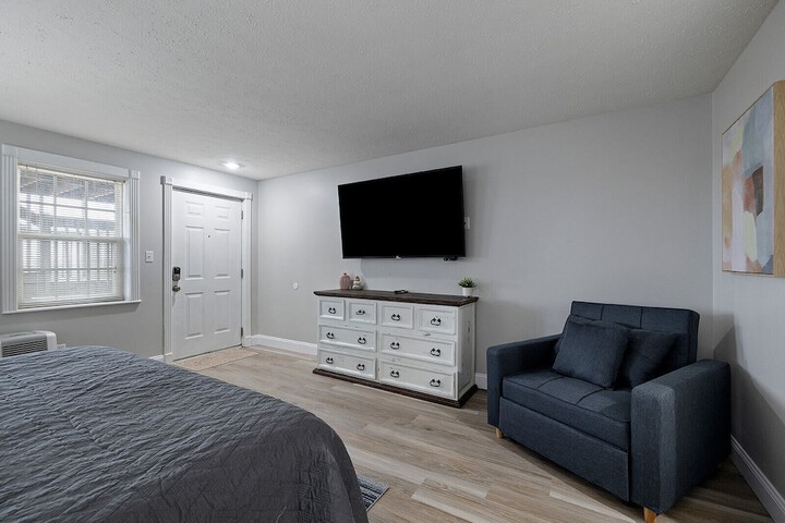 Room 65 of 156