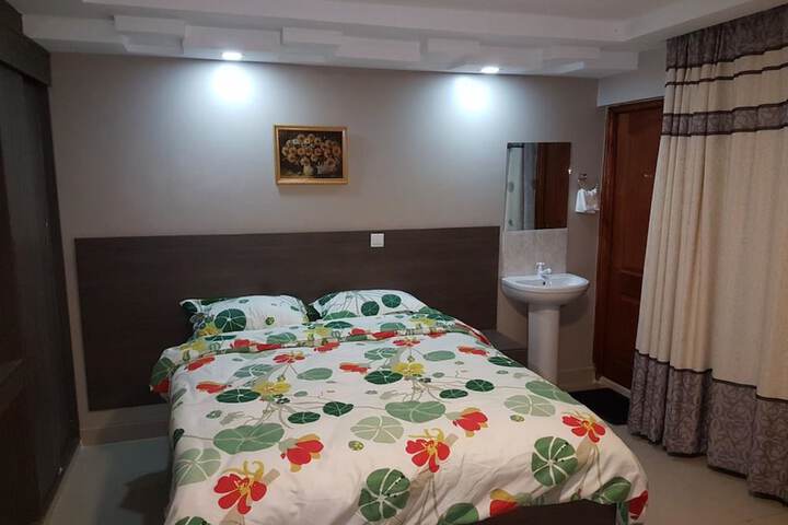 Room 5 of 20